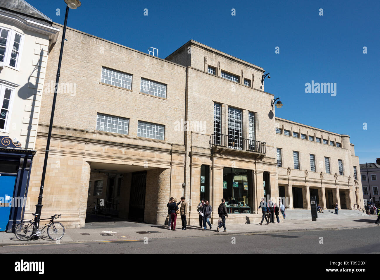 The Weston Library is part of the Bodleian Library, the main research library of the University of Oxford in Broad Street in Oxford, Oxfordshire, Brit Stock Photo
