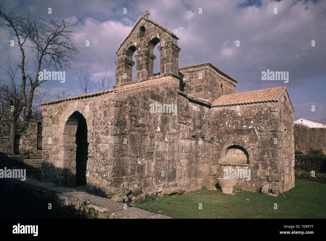 IGLESIA VISIGODA DE SANTA COMBA DE BANDE - SIGLO VII. Location: IGLESIA DE SANTA COMBA. Bande. Orense. SPAIN Stock Photo - Alamy IGLESIA VISIGODA DE SANTA COMBA DE BANDE - SIGLO VII. Location: IGLESIA DE SANTA COMBA. Bande. Orense. SPAIN Stock Photo - Alamy