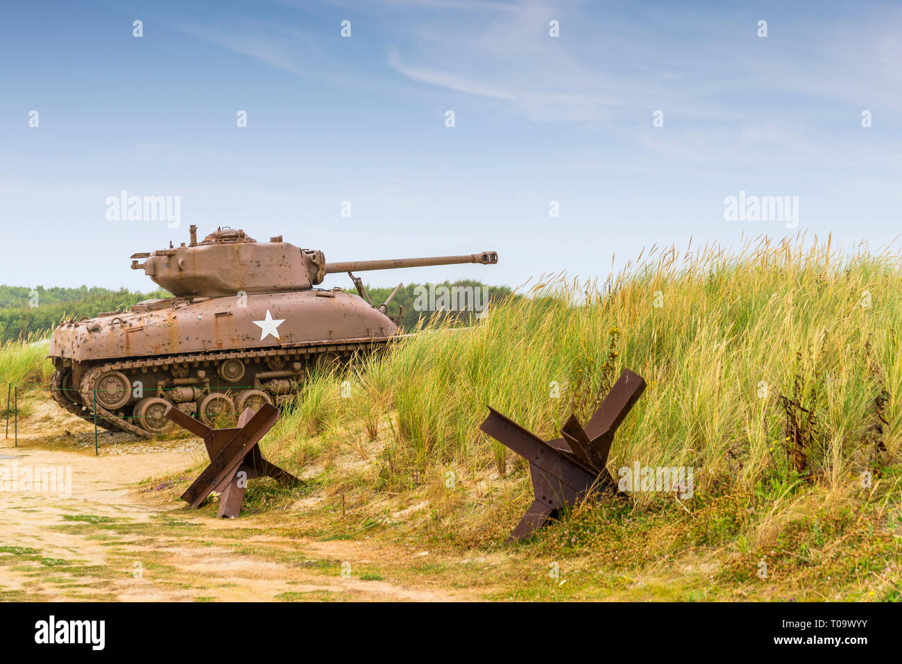Sherman tank and d day hires stock photography and images Alamy