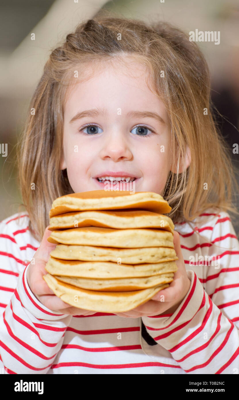 Pancake Day, Asda Livingston, Eileen Hillary Bakery Staff and Isla cawkwell 4 east calder Stock
