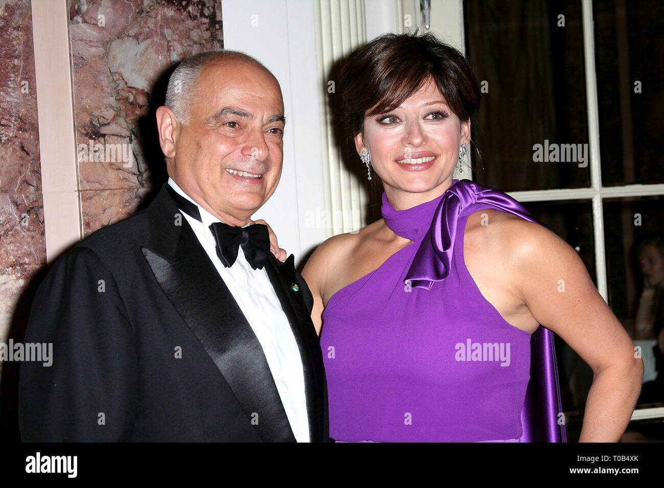 New York, NY, USA. 06 Oct, 2007. NBC Financial Journalist and Producer, Maria Bartiromo, (R) at The Saturday, Oct 6, 2007 Columbus Citizens Foundation's Gala at The Waldorf=Astoria in New York, NY, USA. Credit: Steve Mack/S.D. Mack Pictures/Alamy Stock Photo