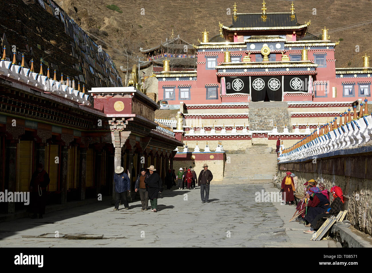 Tagong Monastery Tibetans village hi-res stock photography and images - Alamy