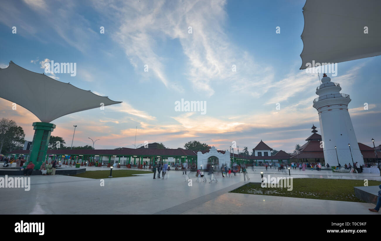 563 Background Masjid Banten free Download - MyWeb