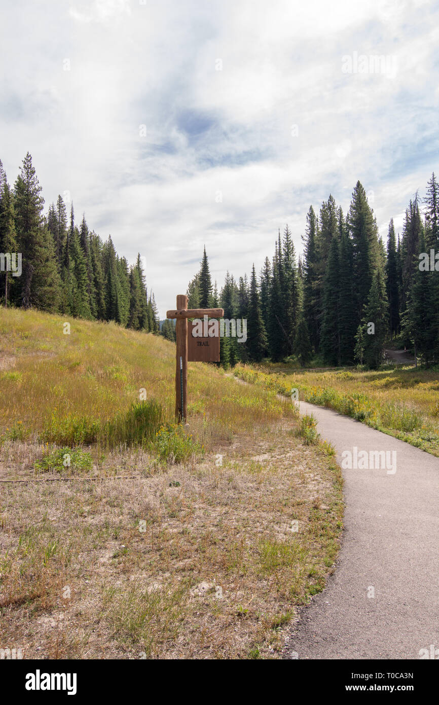 Lolo pass visitor center hires stock photography and images Alamy