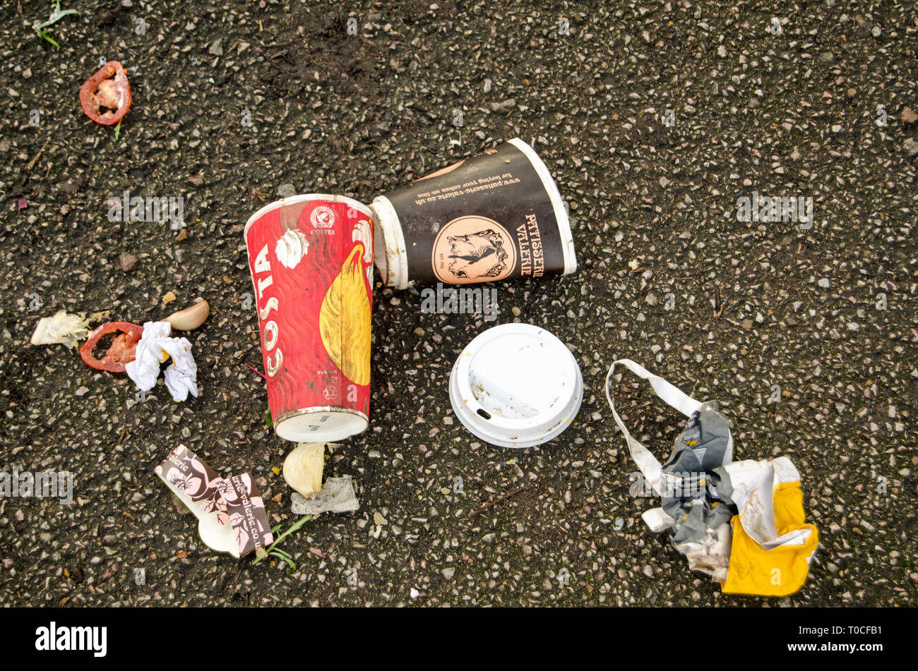 Litter on pavement hi-res stock photography and images - Alamy