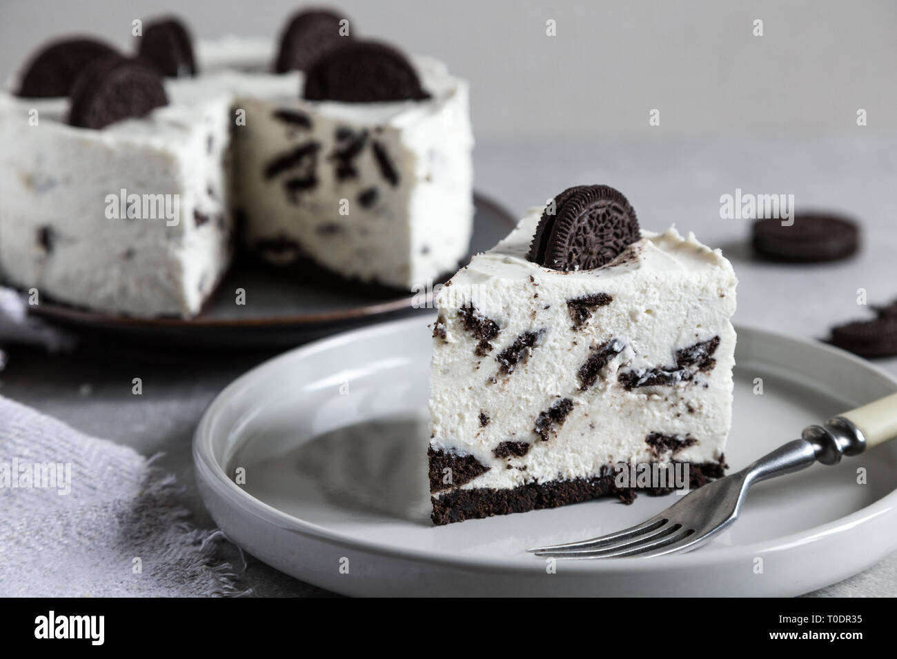 Creamy no bake cheesecake with chocolate cookies. oreo biscuit cake Stock  Photo - Alamy