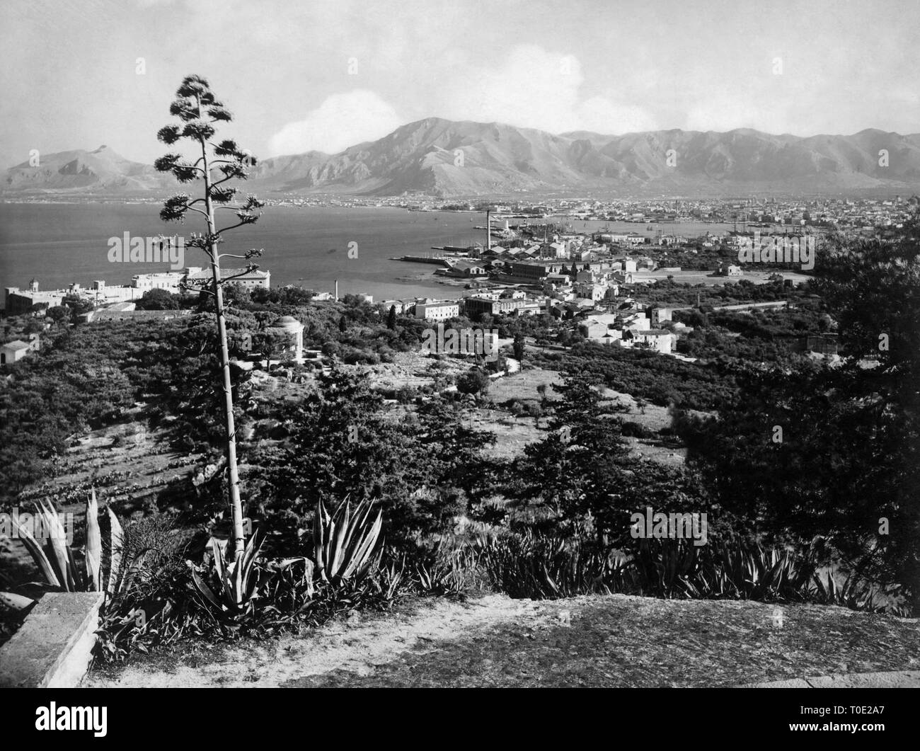 Villa From 1910 High Resolution Stock Photography and Images - Alamy