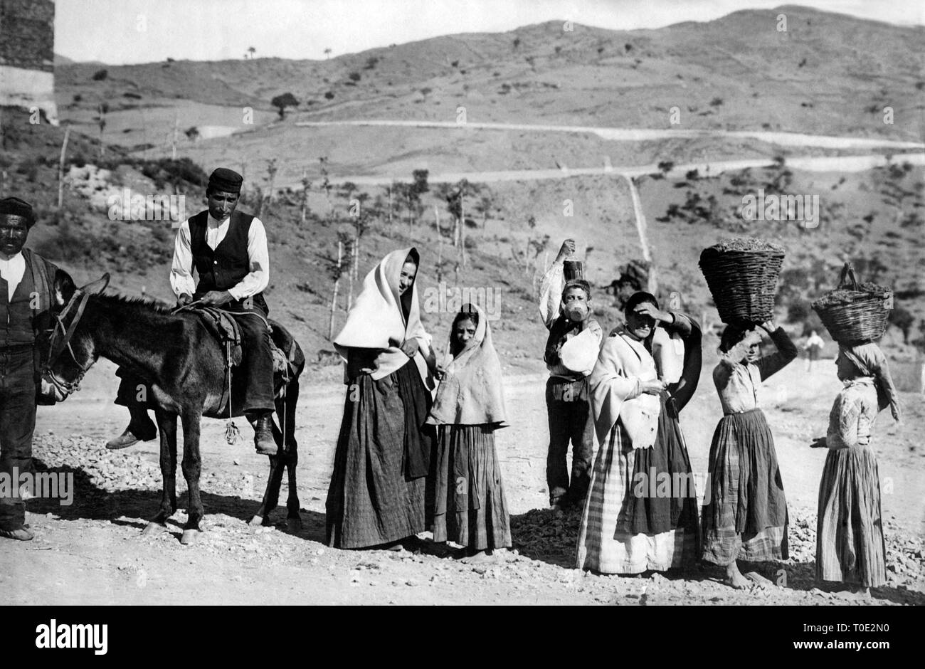 italy, sicily, randazzo, peasants, 191020 Stock Photo Alamy