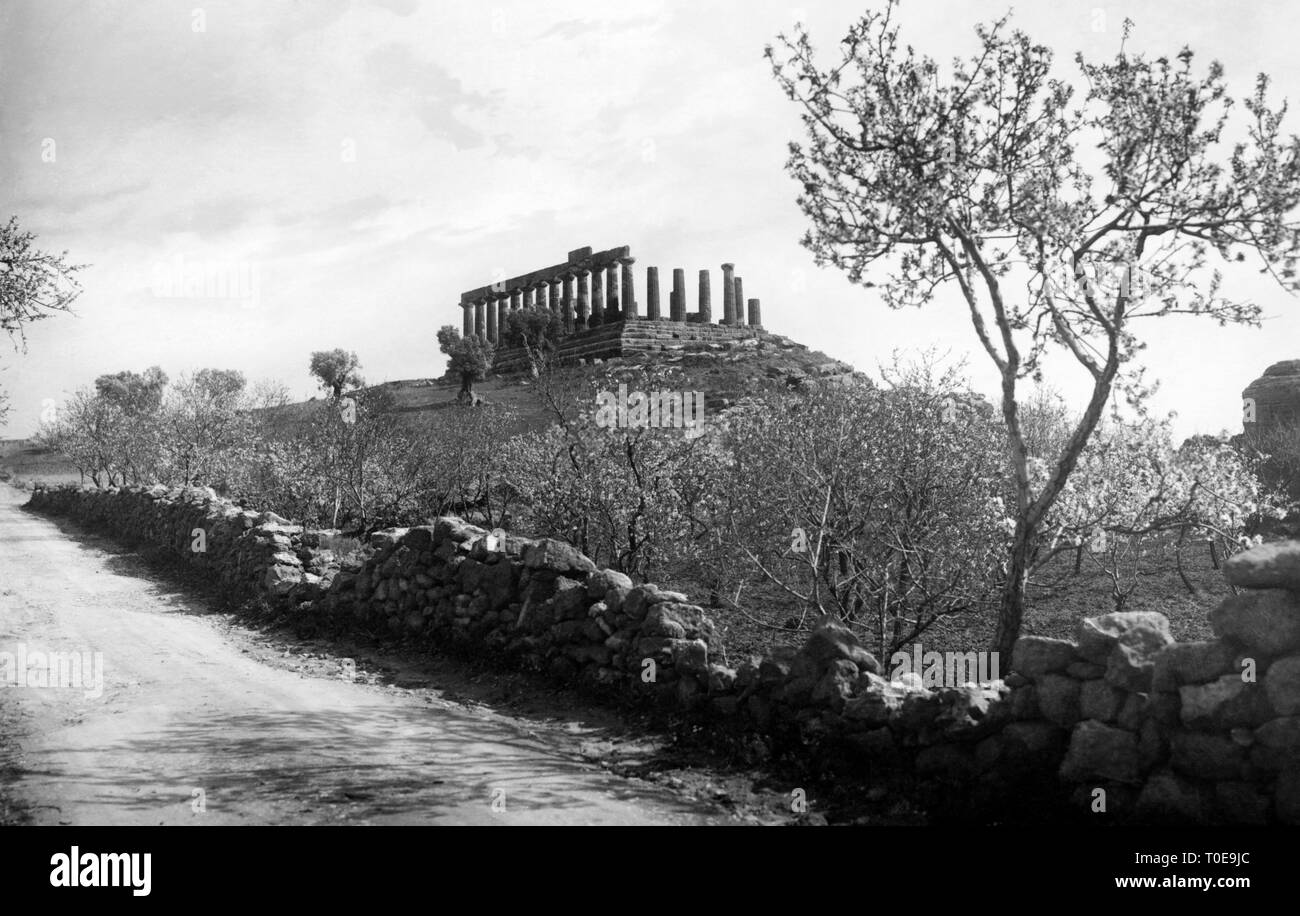 lacinia temple of Juno, Agrigento, Sicily 1920-30 Stock Photo