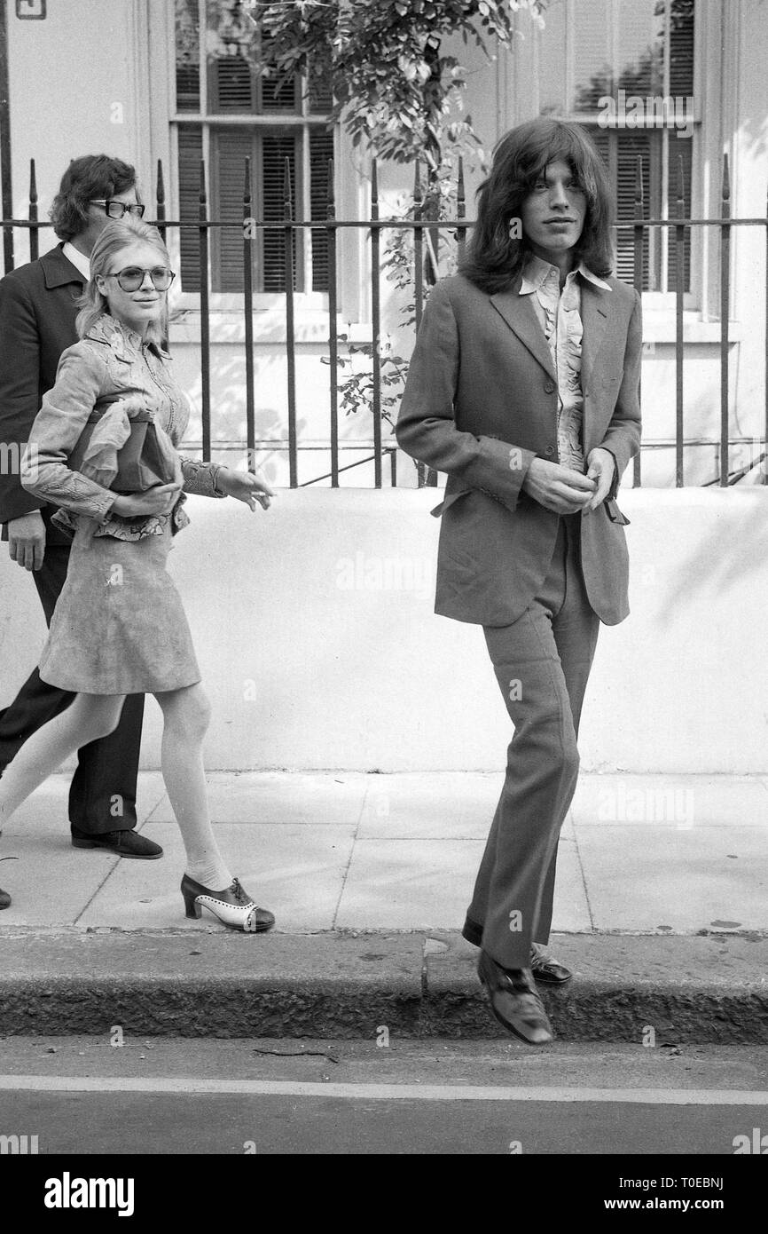 Mick Jagger Lead Singer Of The Rolling Stones And Actress Marianne Faithfull After Their Appearance At Marlborough Street Court In London Stock Photo Alamy