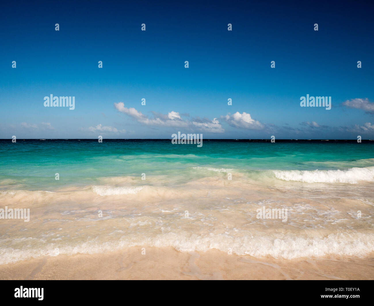 Beautiful Tropical Beach, With Clean Waves, Hitting Shore, Pink Sands Beach, Dunmore Town, Harbour Island, Eleuthera, The Bahamas, The Caribbean. Stock Photo