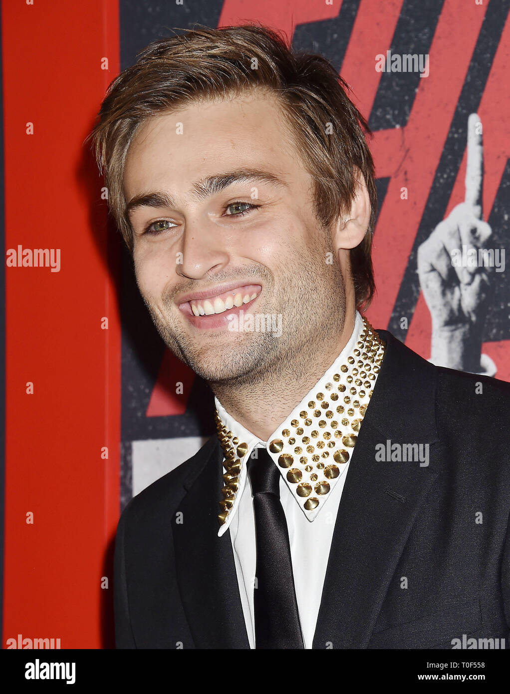 HOLLYWOOD, CA - MARCH 18: Douglas Booth arrives at the Premiere Of Netflix's 'The Dirt' at ArcLight Hollywood on March 18, 2019 in Hollywood, California. Stock Photo