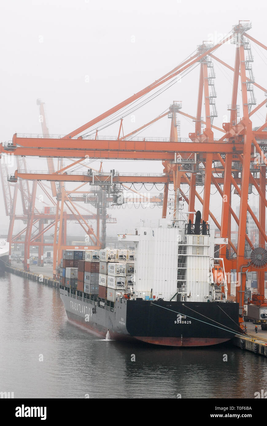 Baltic Container Terminal Baltic container terminal in gdynia hi-res stock photography and images ...