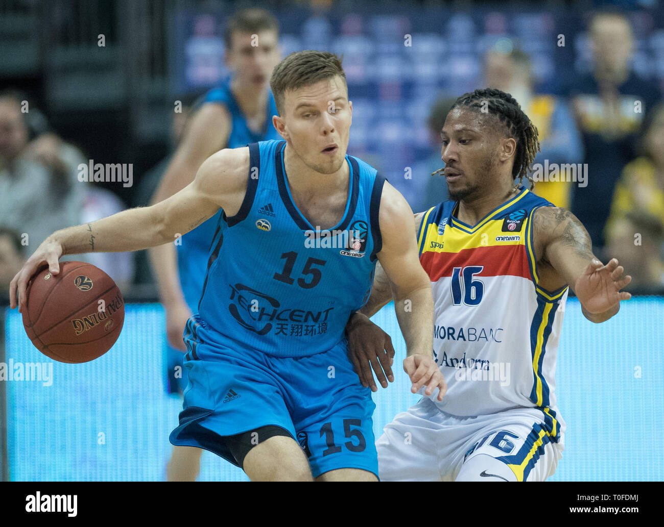 Berlin, Germany. 19th Mar, 2019. Basketball: Eurocup, ALBA Berlin - BC  Andorra, final round, semi-final, 1st matchday. Martin Hermannsson (l) from  Alba Berlin against Andrew Albicy from BC Andorra. Credit: Soeren  Stache/dpa/Alamy