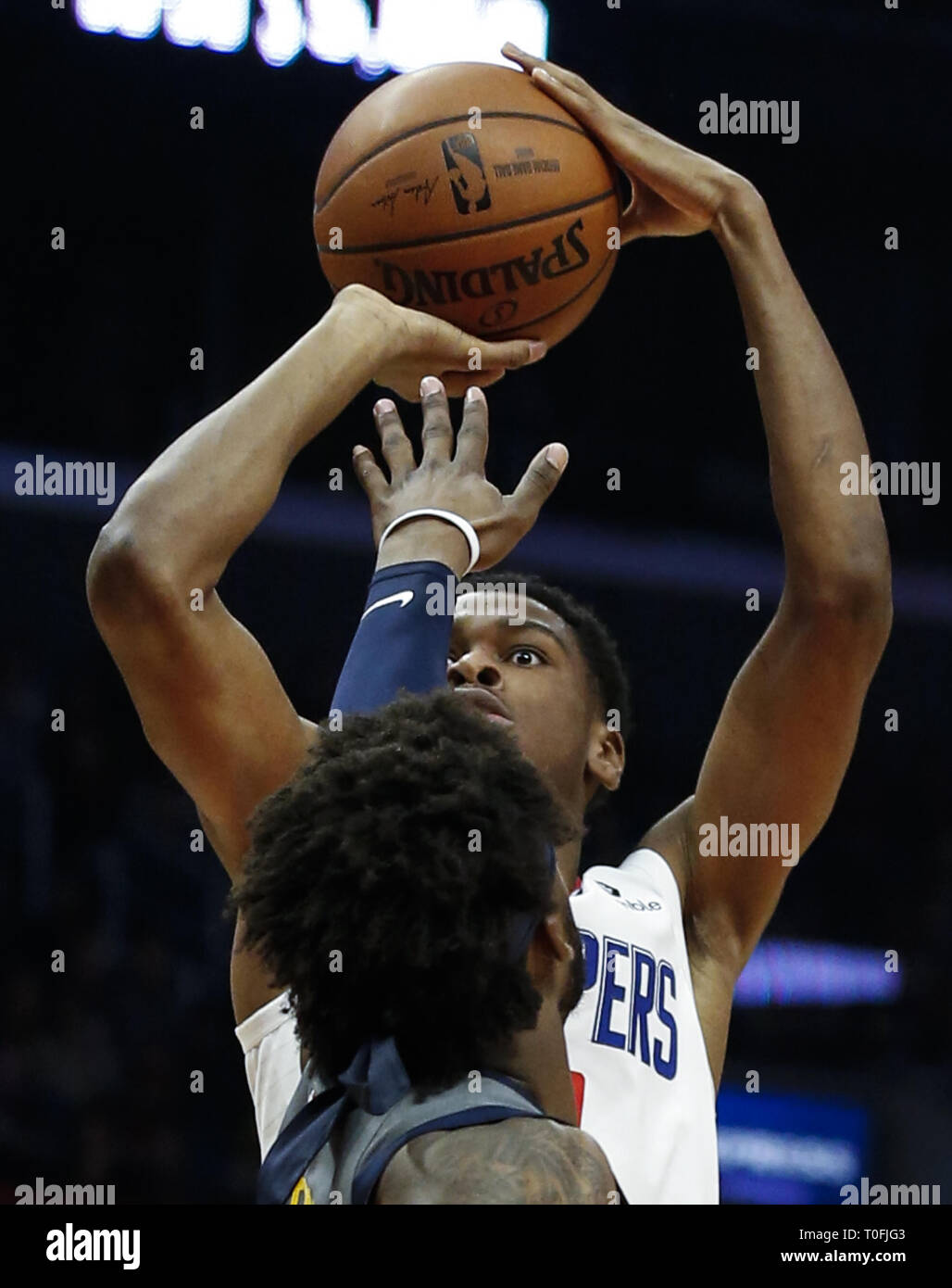 Los Angeles, California, USA. 19th Mar, 2019. Los Angeles Clippers' Shai Gilgeous-Alexander (2) shoots during an NBA basketball game between Los Angeles Clippers and Indiana Pacers, Tuesday, March 19, 2019, in Los Angeles. Credit: Ringo Chiu/ZUMA Wire/Alamy Live News Stock Photo