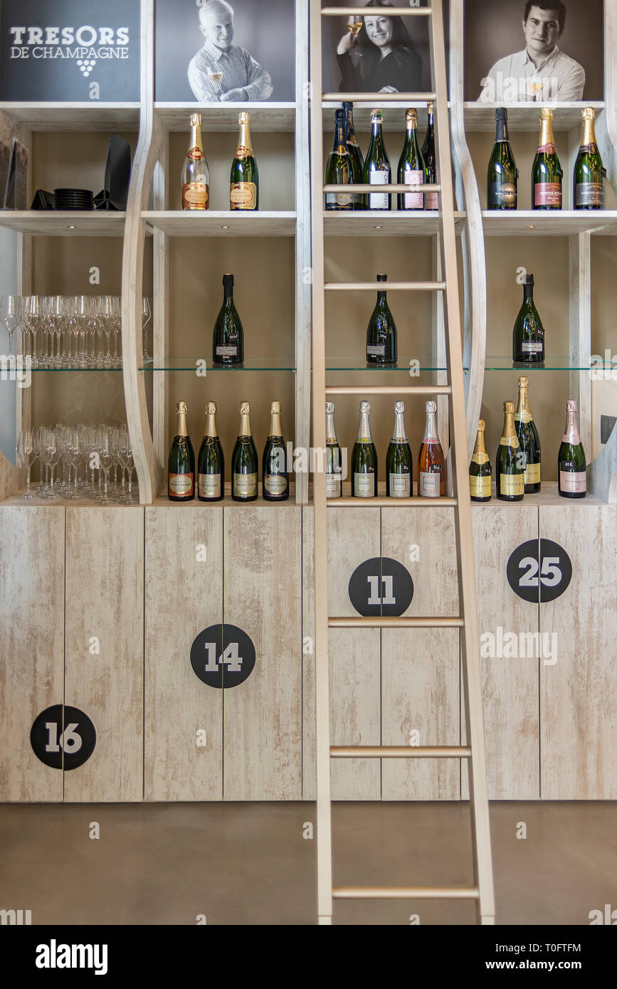 Tresors De Champagne Wine Bar, Reims, France Stock Photo Alamy