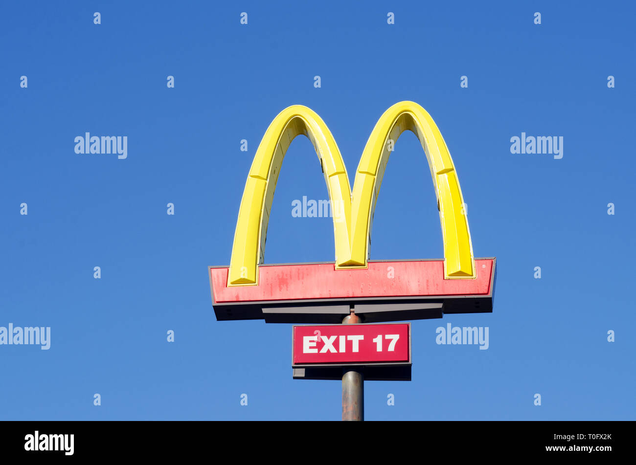 Golden arches hi-res stock photography and images - Alamy