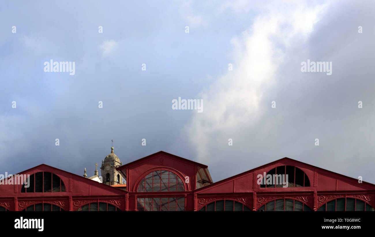Ferreira borges market porto hi-res stock photography and images - Alamy