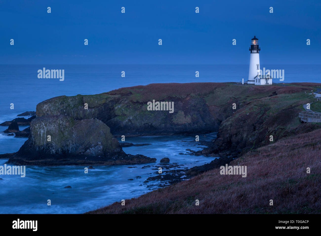 Early morning twilight over Yaquina Head Lighthouse, Newport, Oregon, USA Stock Photo