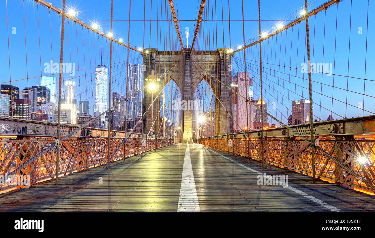 Famous bridge nyc hi-res stock photography and images - Alamy