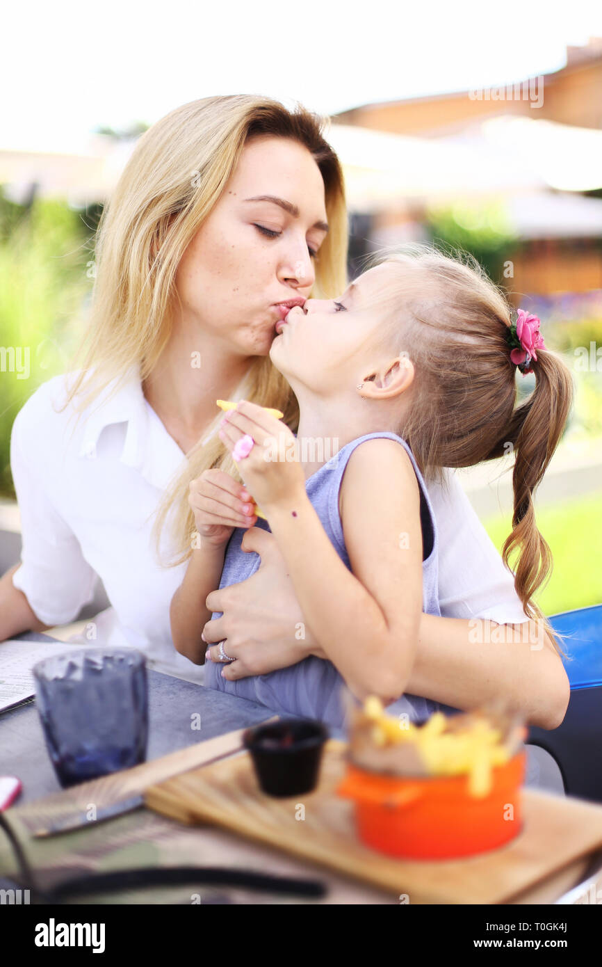 mommy daughter tongue kissing 