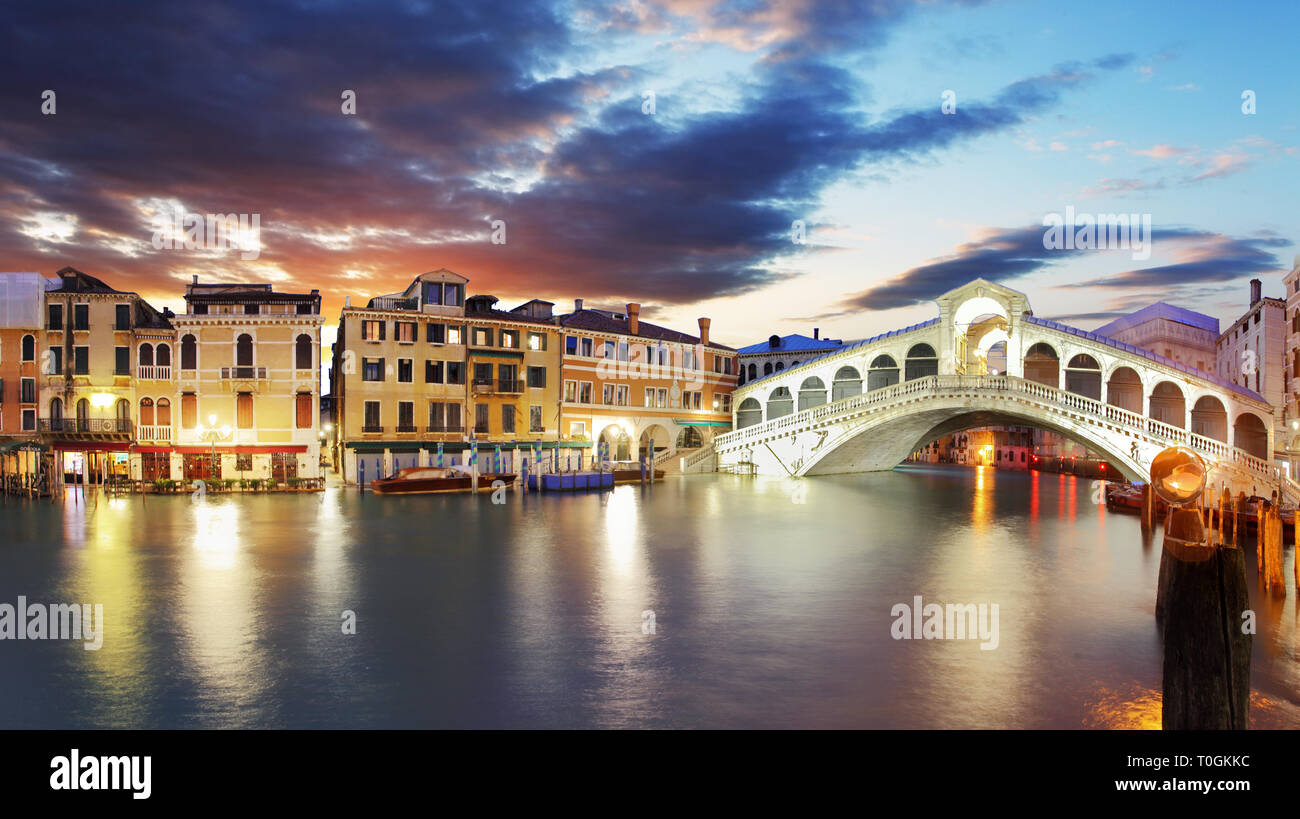Rialto bridge at sunset hi-res stock photography and images - Alamy