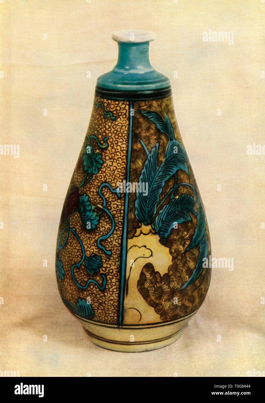 'Bottle - Japanese (Kutani)', late 17th century, (1945). Creator: Unknown. Stock Photo