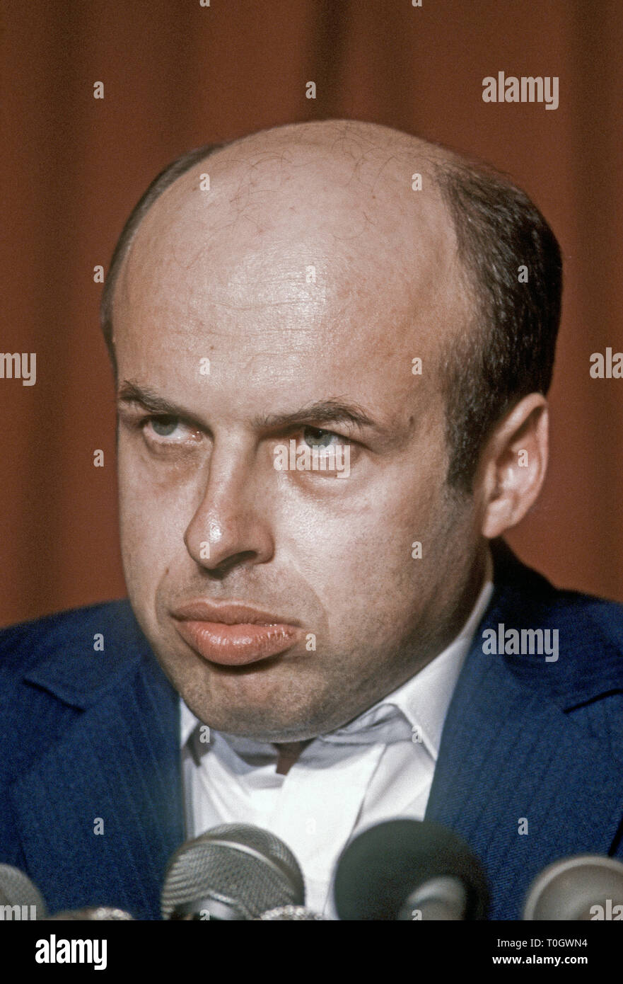 Washington, DC.,USA, May 6, 1986 Natan Sharansky Russian dissentient speaks to reporters during a press conference in Washington just 3 months since he was released from a Soviet Gulag (Prison). Stock Photo