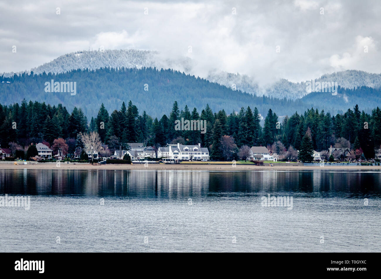 Luxury Homes On The Shores Of Lake Coeur d’Alene, Idaho Stock Photo Alamy