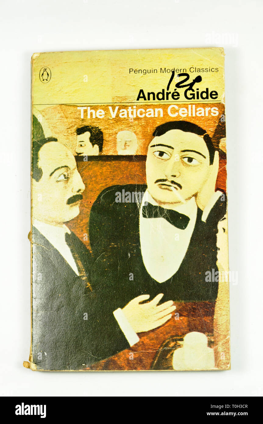 Penguin Modern Classics The Vatican Cellars by Andre Gide Stock Photo