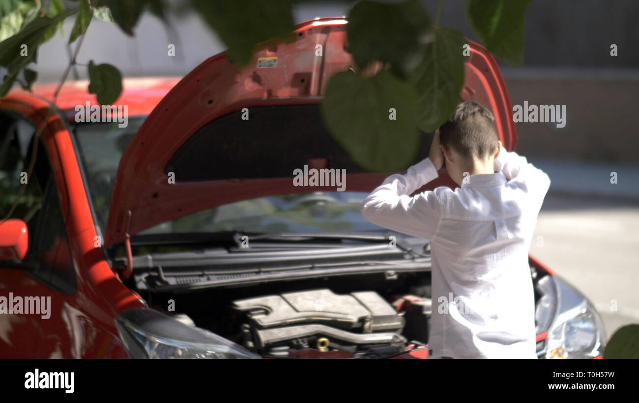 Car broke down hi-res stock photography and images - Alamy