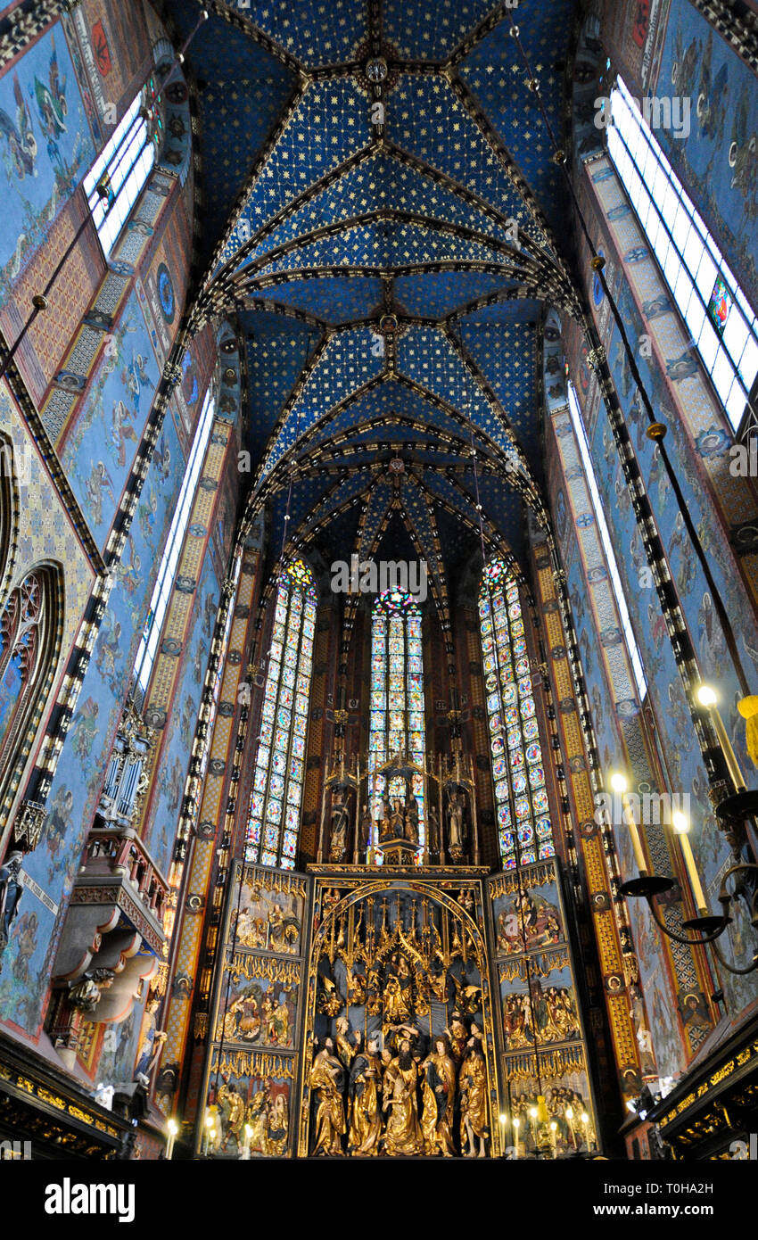 St Mary S Basilica Krakow Poland Stock Photo Alamy