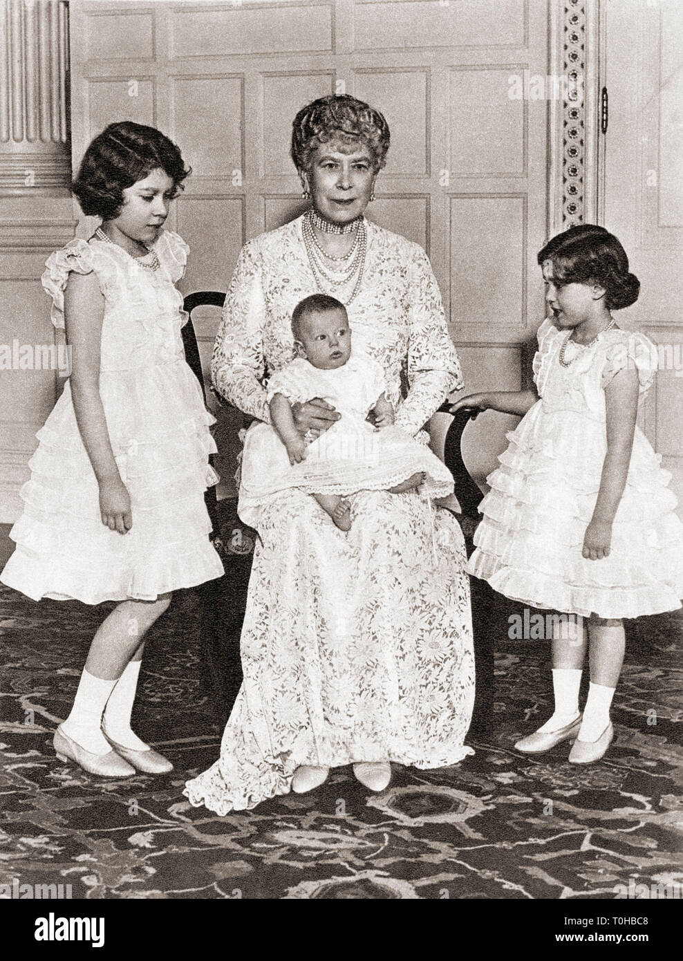 old vintage photo of Mary of Teck with grandchildren in 1936 Stock Photo