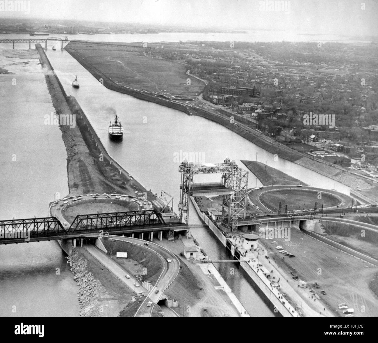 geography/travel, Canada, transport/transportation, Saint Lawrence Seaway, building of the Saint Lambert lock & Victoria bridge, 17.6.1959, Additional-Rights-Clearance-Info-Not-Available Stock Photo