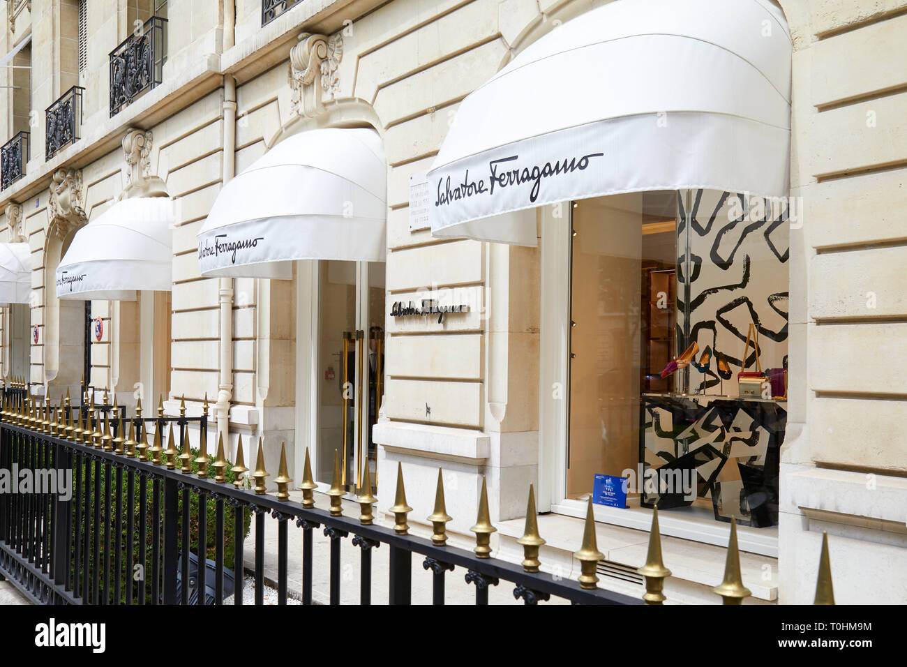 PARIS, FRANCE - JULY 22, 2017: Salvatore Ferragamo fashion luxury store in  avenue Montaigne in Paris, France Stock Photo - Alamy
