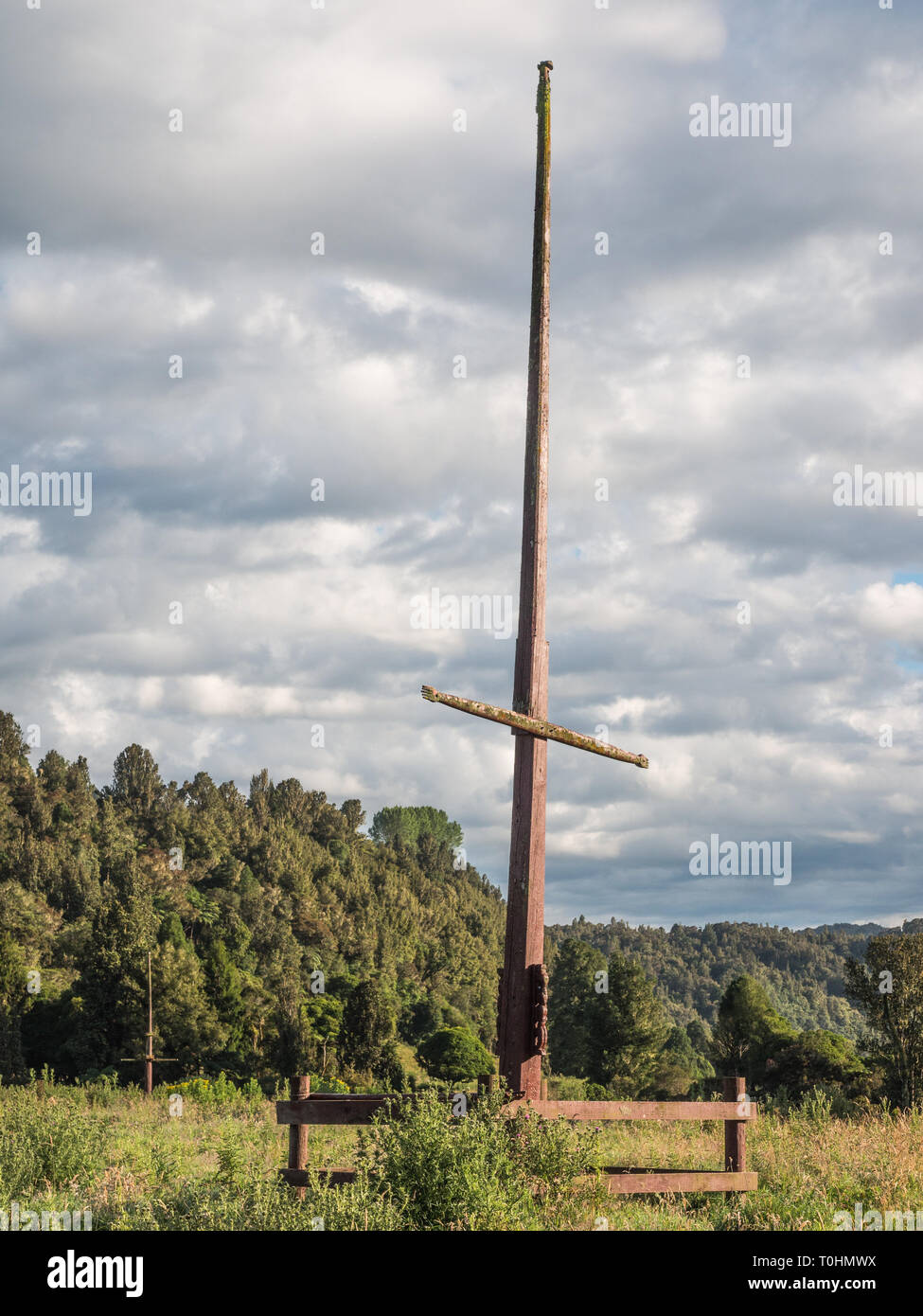 Rongo Nui, Hauhau ceremonial pole, Maraekowhai, Whanganui River ...