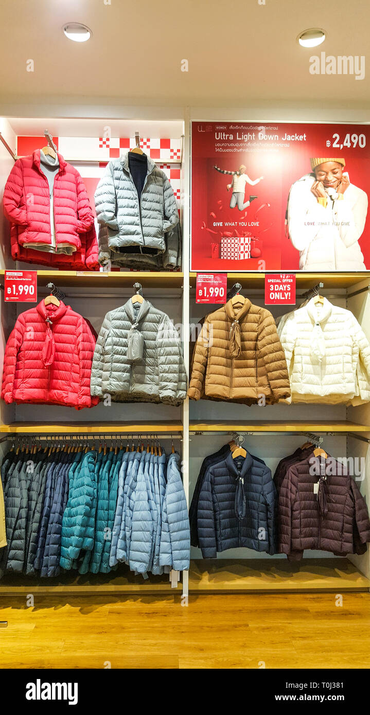 Uniqlo window display hi-res stock photography and images - Alamy