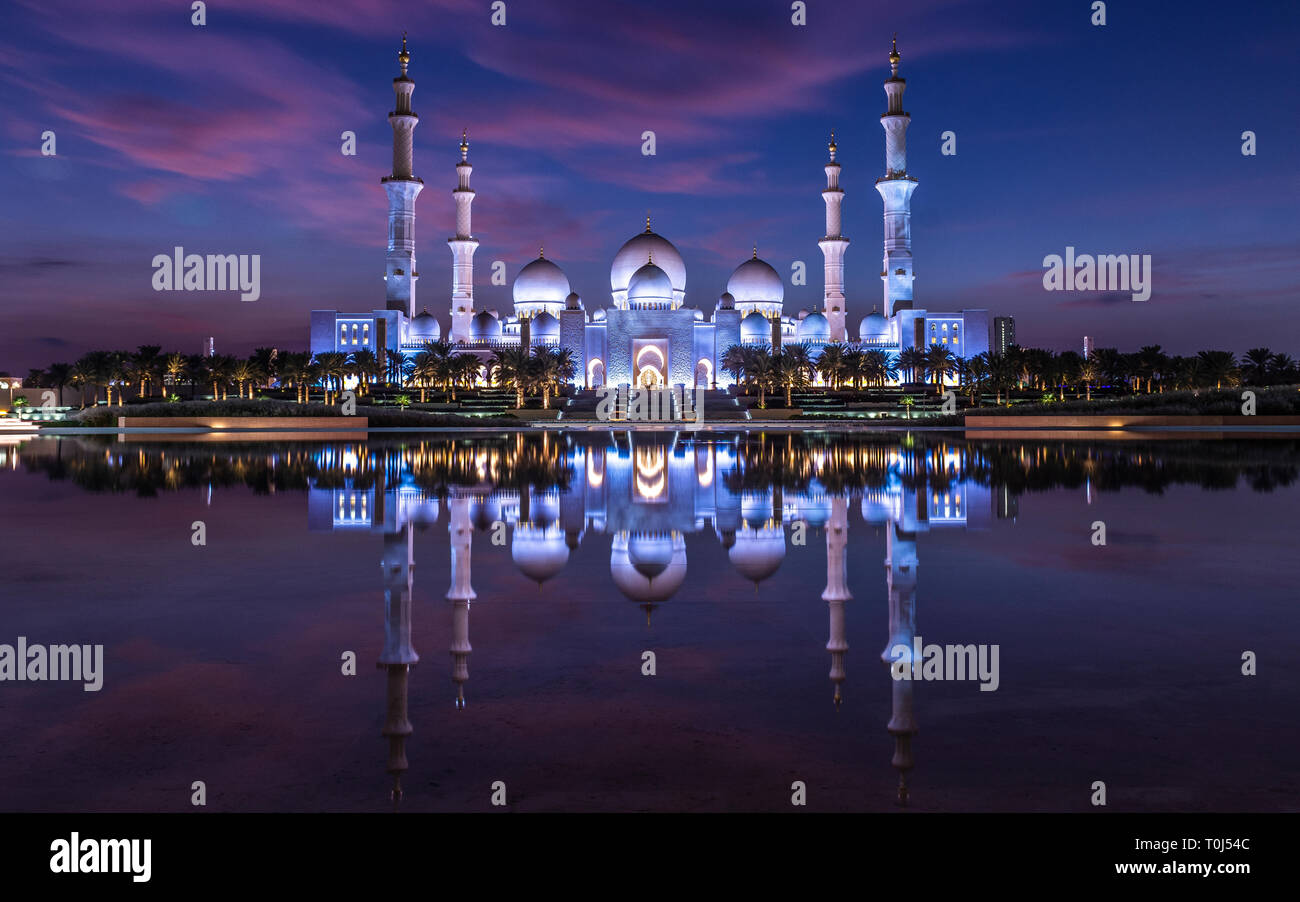 Abu Dhabi's Stunning Sheikh Zayed Grand Mosque: A Photographic Journey