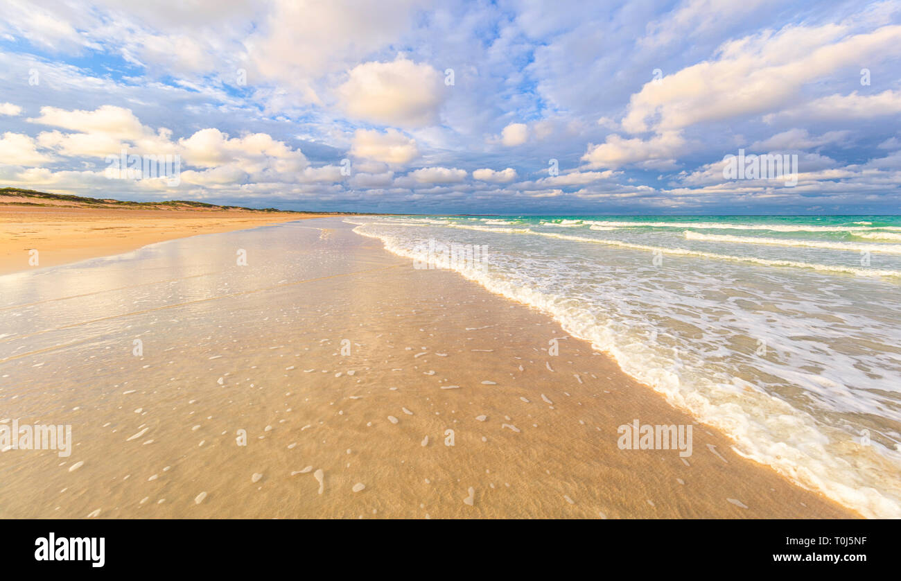 Cable Beach at sunrise. Broome, Western Australia Stock Photo Alamy