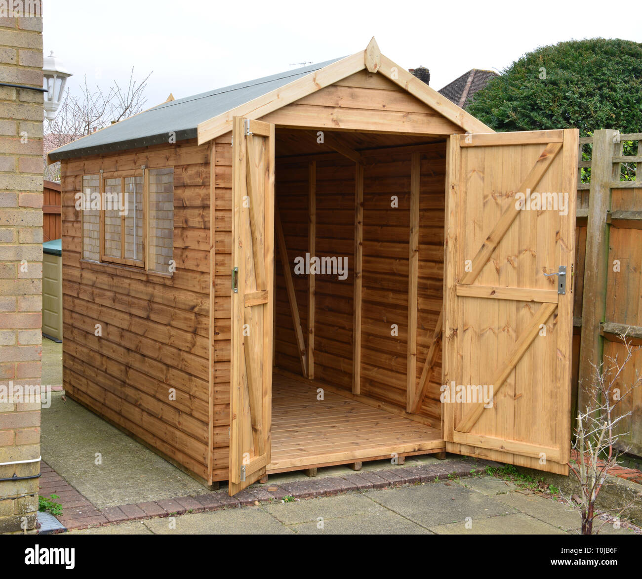 High quality garden shed Stock Photo - Alamy