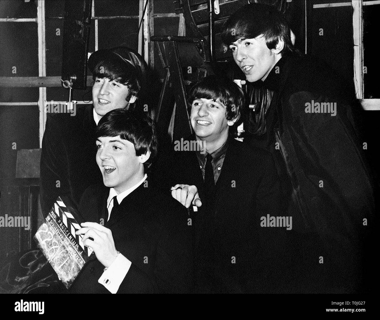 A HARD DAY'S NIGHT, JOHN LENNON, PAUL MCCARTNEY, RINGO STARR , GEORGE HARRISON, 1964 Stock Photo