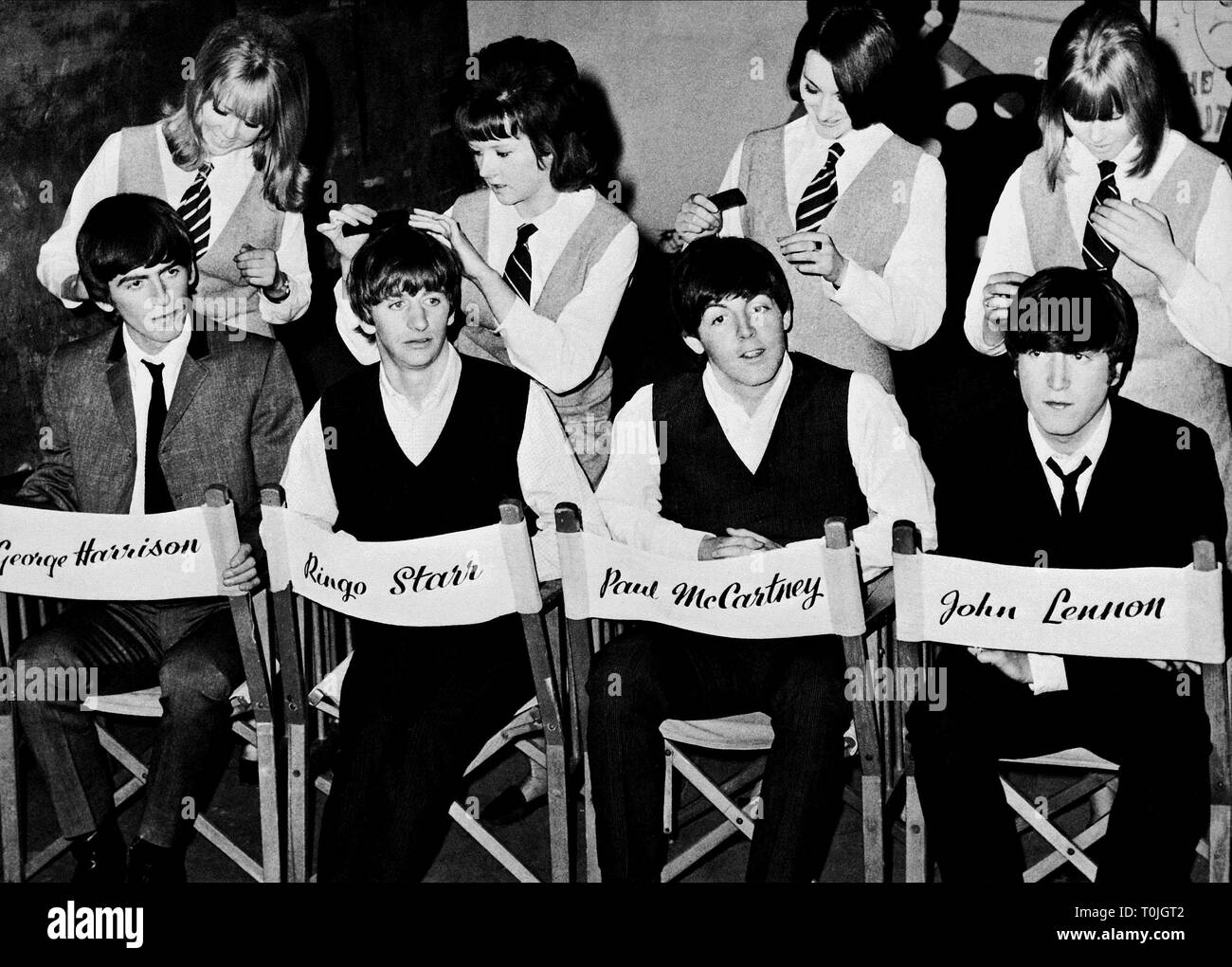 A HARD DAY'S NIGHT, GEORGE HARRISON, RINGO STARR, PAUL MCCARTNEY , JOHN LENNON, 1964 Stock Photo