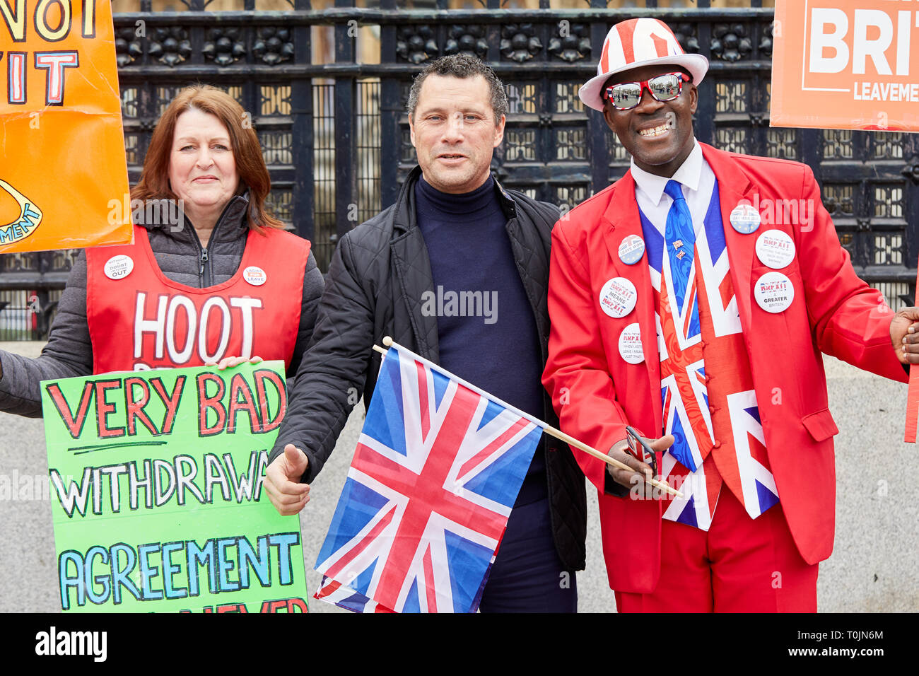 London, UK. - March 20, 2019: Steven Woolfe, MEP joins Leave supporters campaigning outside Parliament. Credit: Kevin J. Frost/Alamy Live News Stock Photo