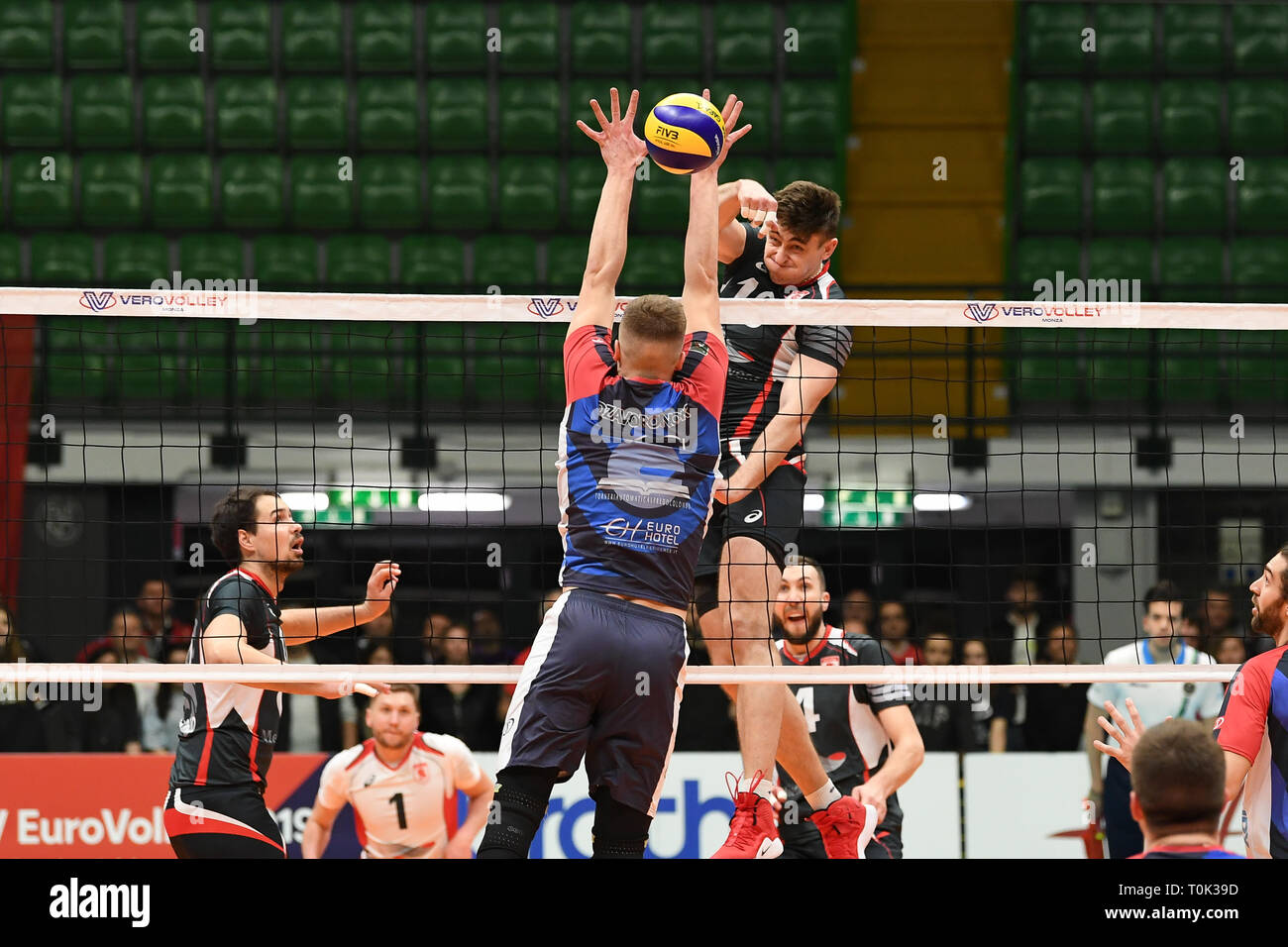 Candy Arena, Monza, Italy. 20th March, 2019. CEV Volleyball Challenge Cup men, Final, 1st leg. Alexander Gutsalyuk of Belogorie Belgorod during the match between Vero Volley Monza and Belogorie Belgorod at the Candy Arena Italy.  Credit: Claudio Grassi/Alamy Live News Stock Photo