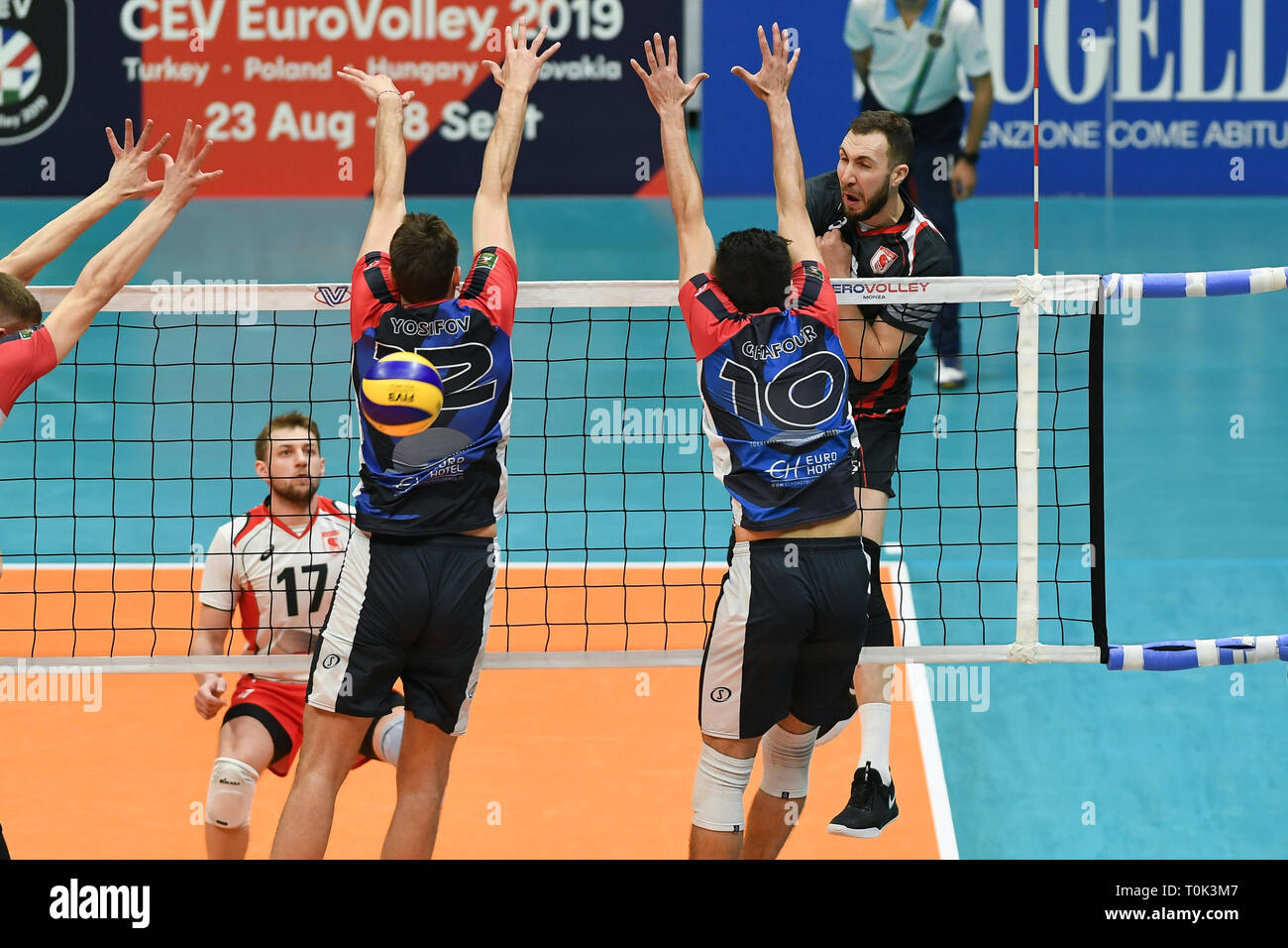 Volley ball men hi-res stock photography and images - Page 11 - Alamy