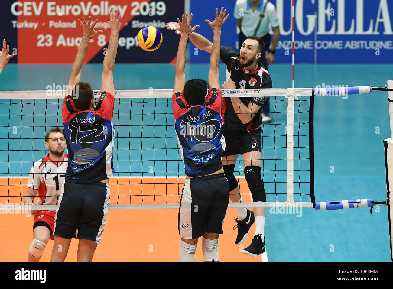 Candy Arena, Monza, Italy. 20th March, 2019. CEV Volleyball Challenge Cup men, Final, 1st leg. Nemanja Petric of Belogorie Belgorod during the match between Vero Volley Monza and Belogorie Belgorod at the Candy Arena Italy.  Credit: Claudio Grassi/Alamy Live News Stock Photo