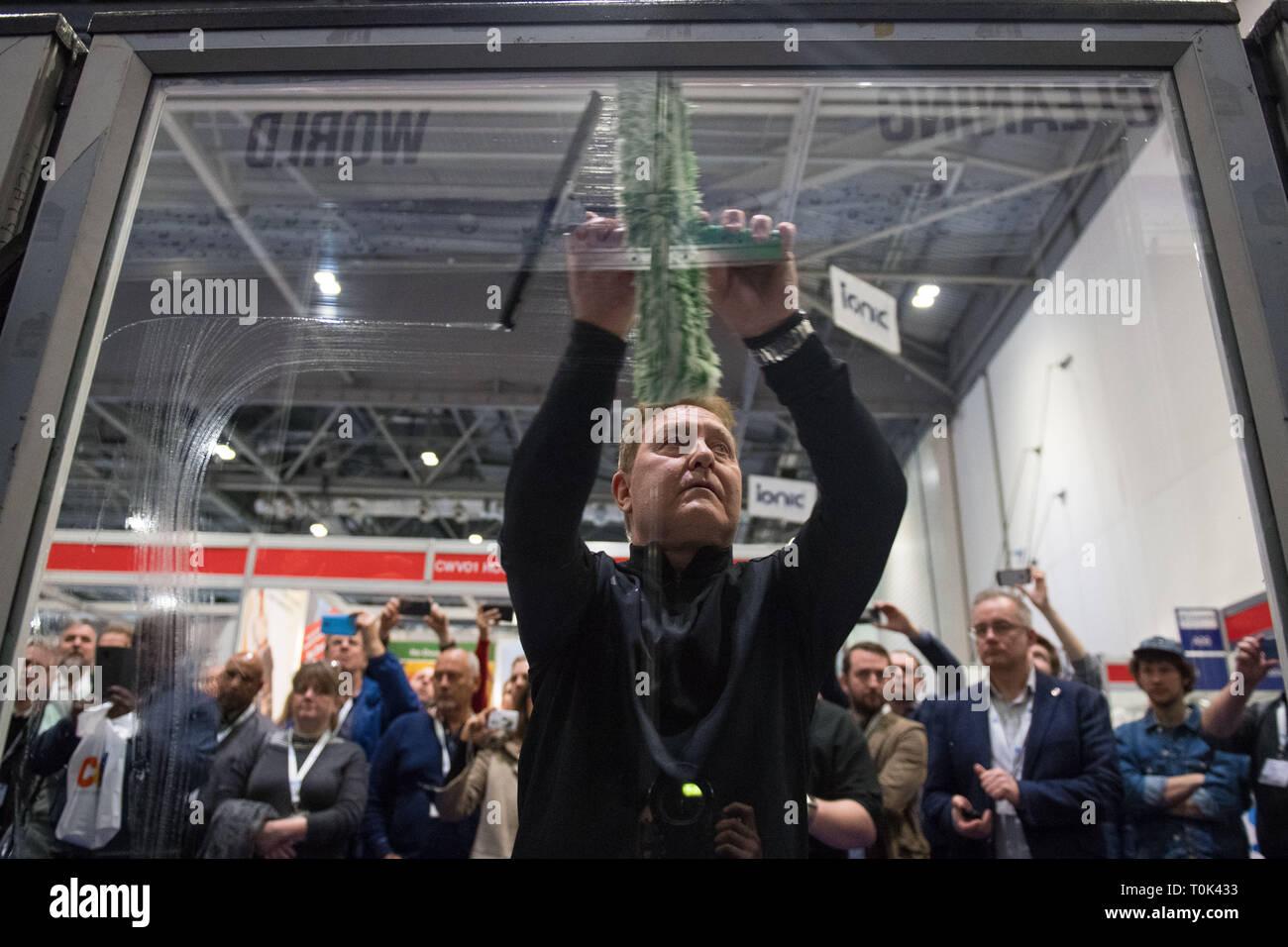 Current world record holder terry oturbo burrows hires stock