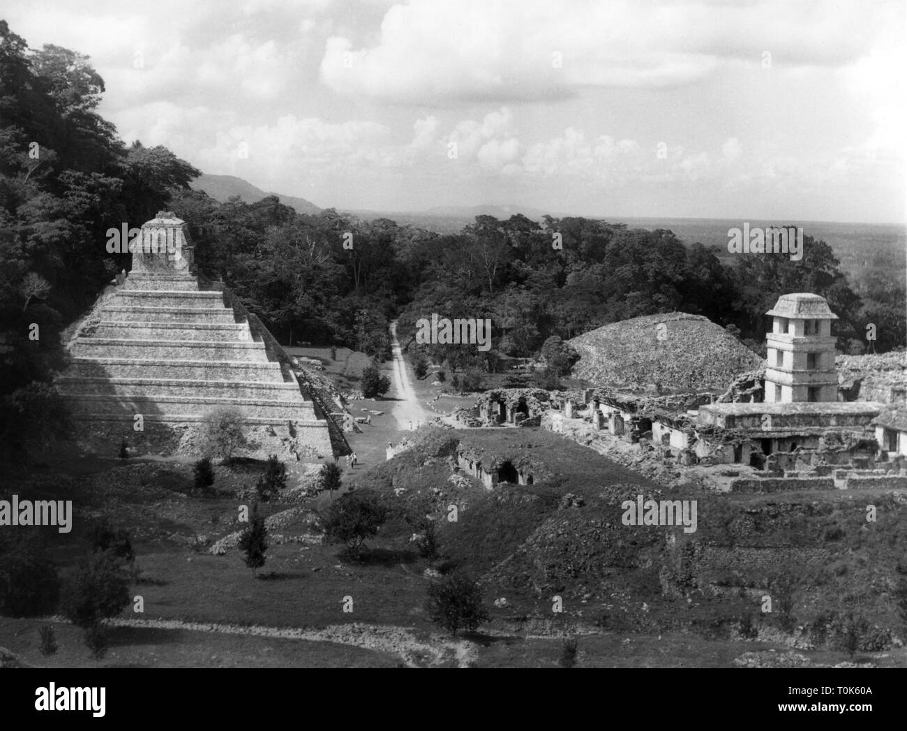 Palenque temple Black and White Stock Photos & Images - Alamy