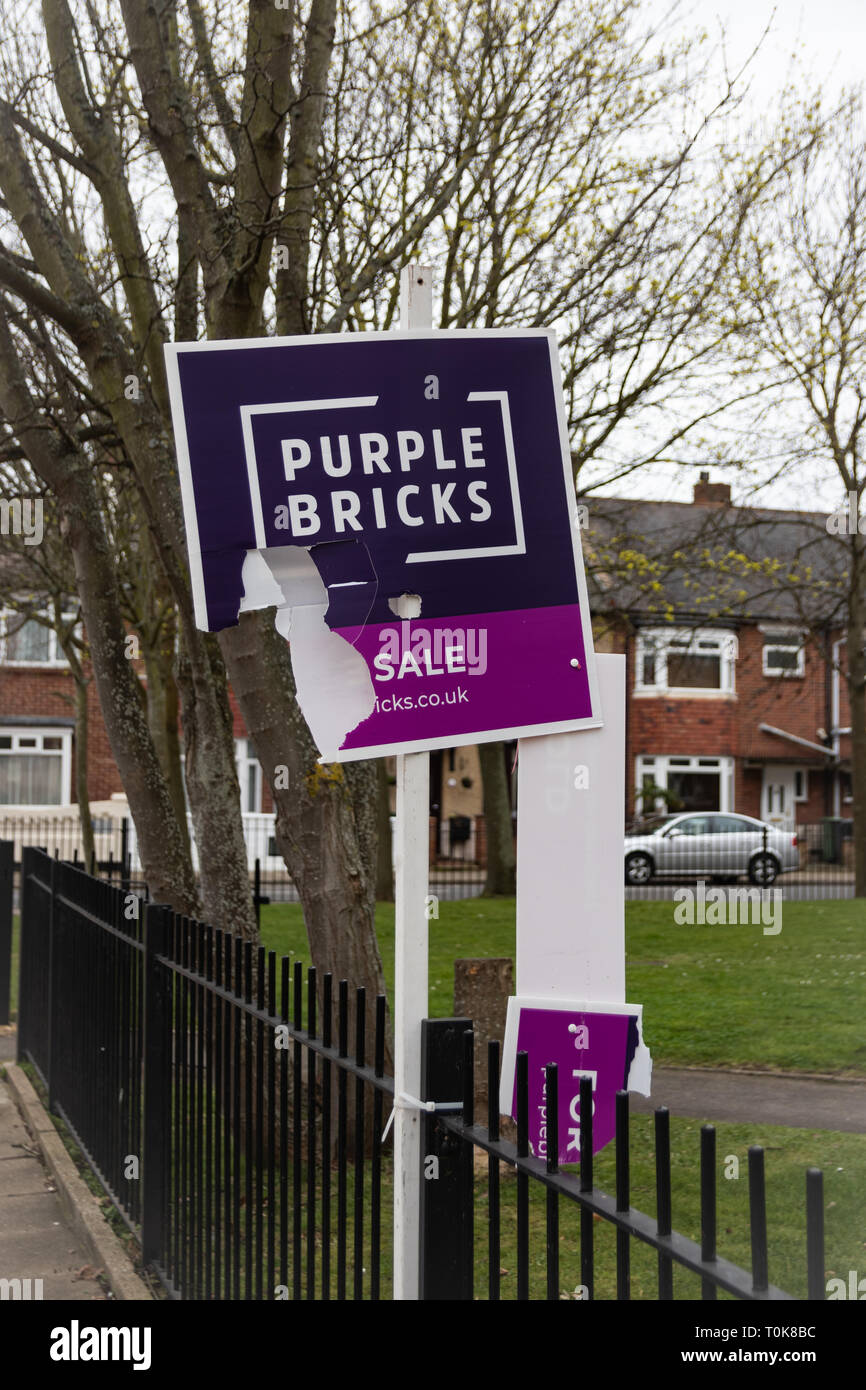 Purple bricks hires stock photography and images Alamy