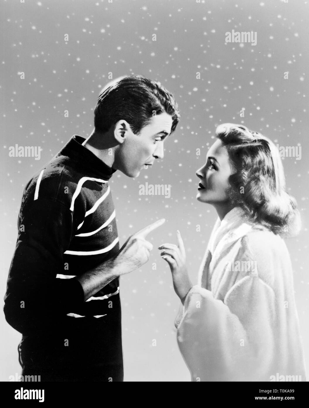 JAMES STEWART, DONNA REED, IT'S A WONDERFUL LIFE, 1946 Stock Photo